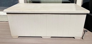 lot 31 image: Large Fiberglass Storage Chest with Hinged Lid