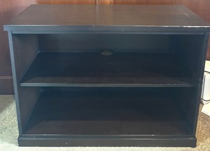 lot 79 image: Pottery Barn Wooden Bookshelf