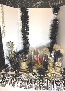 lot 232 image: New Years Eve Party Decoration and Supplies Set