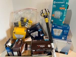 lot 242 image: Assorted Collection of LED and Halogen Light Bulbs with Bulb Changer Kit