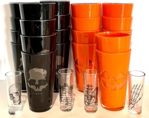 lot 140 image: Collection of Halloween Themed Glassware with Skull & Pumpkin Designs