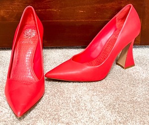 lot 333 image: Vince Camuto Red Leather High Heels - Size 9M40