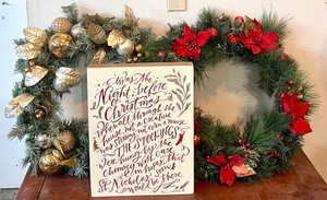 lot 402 image: Holiday Decoration Set Two Wreaths and Twas the Night Before Christmas Sign