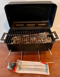 lot 404 image: Char-Broil Tabletop Gas Grill with Accessories