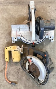 lot 439 image: Set of Used Power Tools including Delta Miter Saw, Skilsaw Circular Saw, and Black & Decker Jigsaw