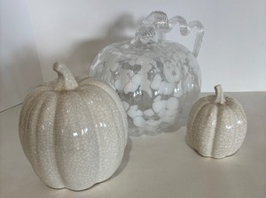 lot 225 image: Set of 3 Decorative Pumpkins - Glass and Ceramic