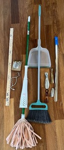 lot 460 image: Collection of Household Cleaning Tools and Shoe Horns including GUCCI