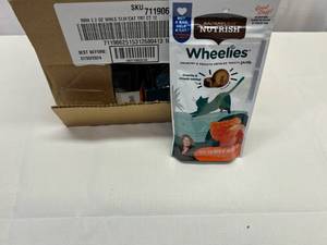 lot 398 image: 12x 2.2oz Nutrish Wheelies Salmon Cat Treats