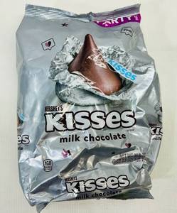 lot 79 image: SSS. 2lbs 3.8oz Hersheys Milk Chocolate Kisses