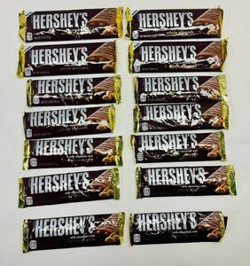 lot 89 image: SSS. 4x2.6oz &  10x 1.45oz Hersheys Milk Chocolate With Whole Almonds Bars