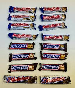 lot 97 image: SSS. Baby Ruth, Snickers & 3Musketeers