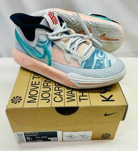 lot 165 image: MM. Size 5Y Nike Kyrie 8 Go (GS) PhotonDustPhoton Dust