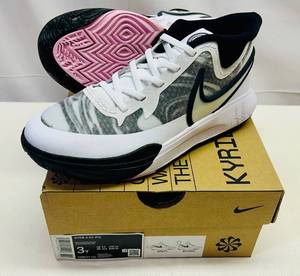 lot 168 image: MM. Size 3Y Nike Kyrie 8 GO (PS) WhiteWhite-Black