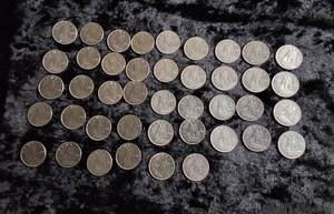 lot 16 image: 42 -Canada Dimes  1968  50% Silver