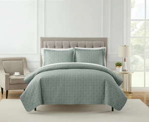 lot 135 image: 7PCS Queen Size Mainstays Sage Green Quilt Set with Sheets