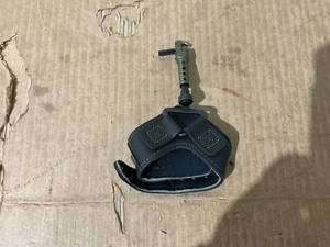 lot 312 image: B3 Archery Hawk Swivel Release