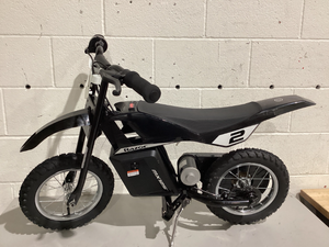 lot 541 image: Razor Dirt Rocket MX125 - Black, 12V Electric-Powered Miniature Dirt Bike, for Child 5