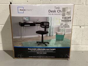 lot 542 image: Mainstays Mesh Task Chair with Plush Padded Seat, Teens and Adult