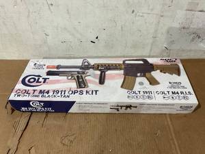 lot 341 image: Colt M4 RIS & 1911 Spring Airsoft Kit
