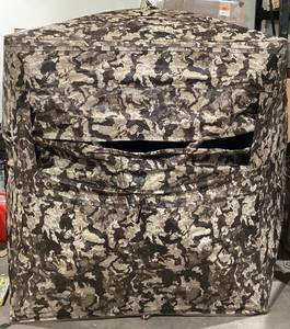 lot 661 image: Muddy Infinity 2 Ground Blind, Measures 58 x 58 x 72