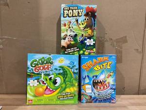 lot 390 image: LOT OF 3 Childrens Games