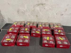 lot 714 image: LOT OF 13 Holiday Time Christmas Ornaments