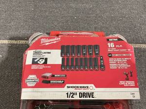 lot 70 image: 16PCS Milwaukee SHOCKWAVE Impact Duty Socket 12 Dr Metric PACKOUT Set 49-66-6803
