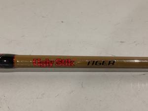 lot 577 image: Ugly Stik USTDR1230C802 Tiger Casting Rod 8 Medium Lite