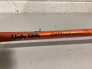 lot 578 image: Ugly Stik Catfish Special Spinning Rod 10 USSPCATSPEC102MH Medium Heavy