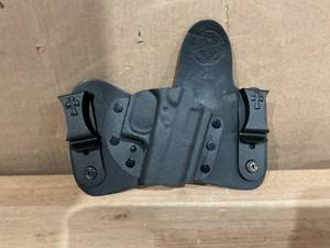 lot 437 image: Crossbreed minituck IWB holter Micro 9