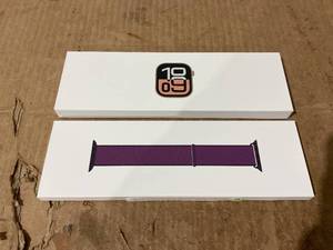 lot 8 image: Apple Watch Series 10 GPS 42mm Case Smartwatch with Rose Gold Aluminium Case
