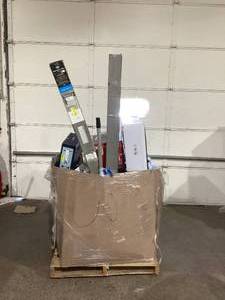 lot 902 image: Wholesale Pallet of Miscellaneous Items