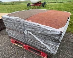 lot 353 image: Pallet of Carpet Tiles (roughly 1,530 ft2 more or less)