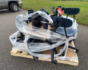 lot 358 image: Pallet of Rolling Chairs