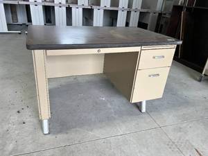 lot 312 image: Metal Office Desk