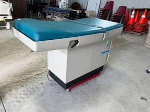 lot 326 image: Exam Table