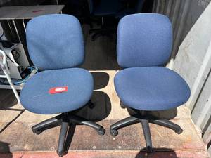 lot 407 image: 100x Rolling HON Office Task Chairs- BULK DEAL