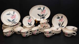 lot 18 image: Mid-Century Vintage 1950s Stetson China  Service for Ten