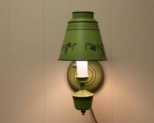 lot 25 image: Toleware Olive Green Wall Sconce