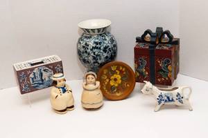 lot 26 image: Variety of Scandinavian Items (7 Pieces)