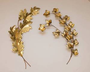lot 30 image: Delicate Metal Gold-Toned Leaf Wall Hangings  Set of Two