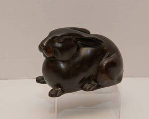 lot 36 image: Vintage Bronze Rabbit Figurine