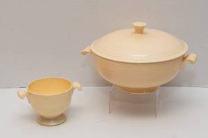 lot 39 image: Vintage Fiestaware  Casserole Dish with Lid & Small Dish