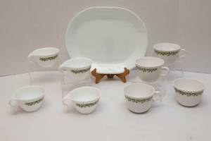 lot 44 image: Corelle by Corning Spring Blossom Green Collection