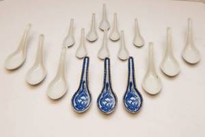 lot 76 image: Asian Soup Spoons  Set of 17