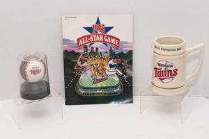 lot 82 image: Minnesota Twins Collectible Lot