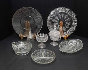 lot 86 image: 8 Pieces of Intricate Glass Serving Ware