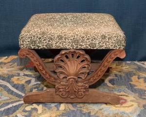 lot 113 image: Unique Hand-Carved Antique Stool - Needs Repair