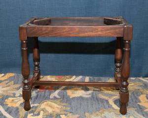 lot 107 image: Small Bench Frame