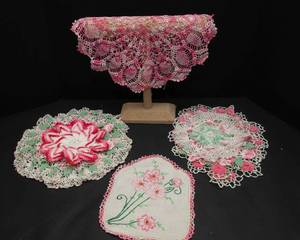 lot 138 image: Variety of Pink and Green Vintage Handcrafted Doilies